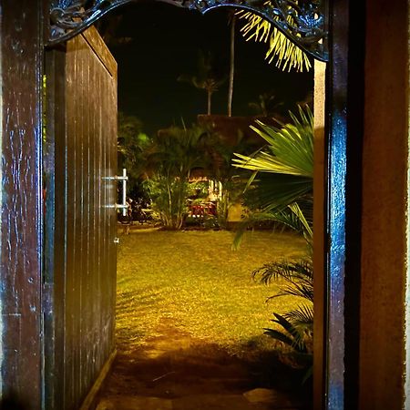 Rumah Sunyi Gili Trawangan Exterior photo