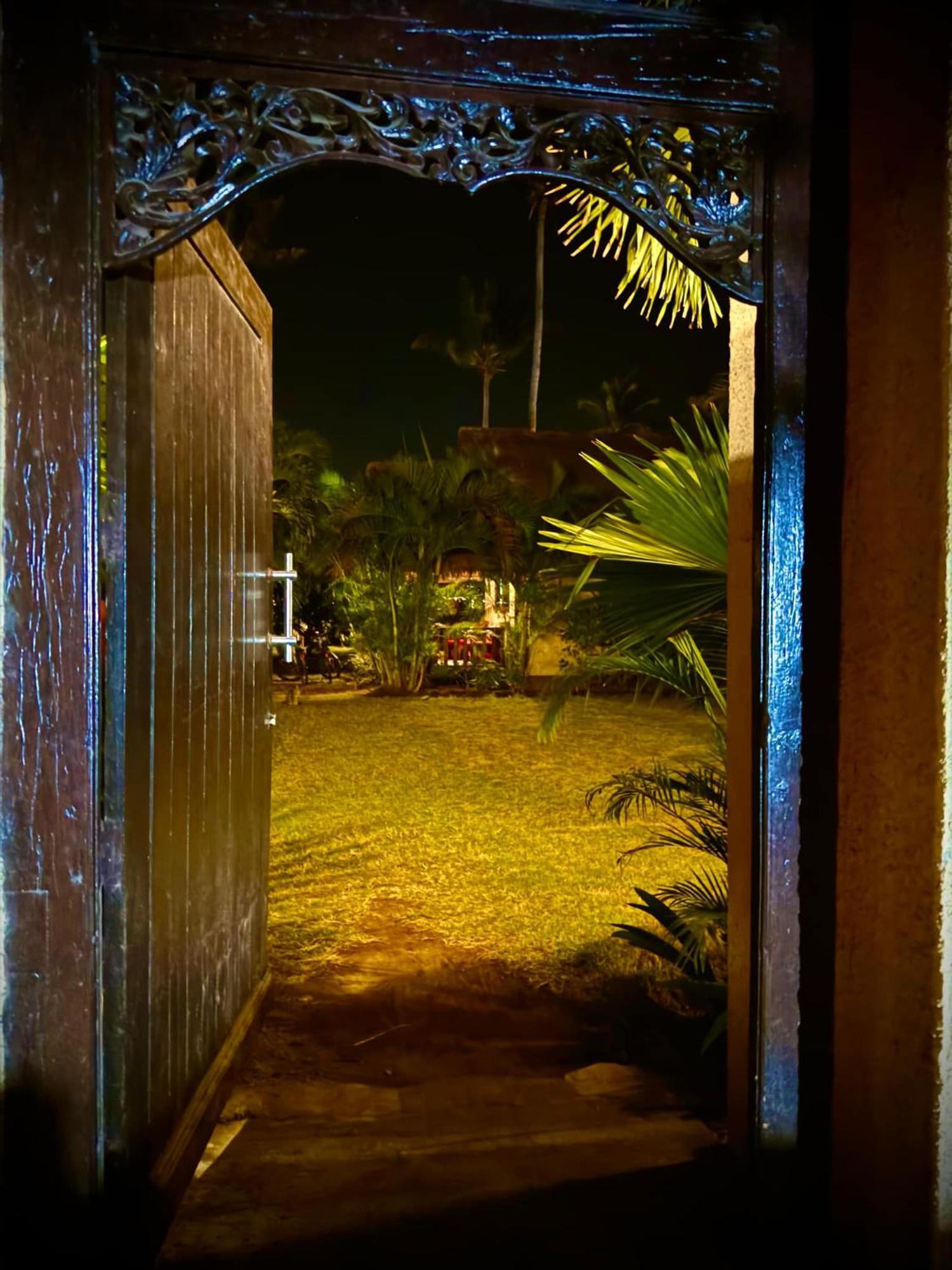 Rumah Sunyi Gili Trawangan Exterior photo